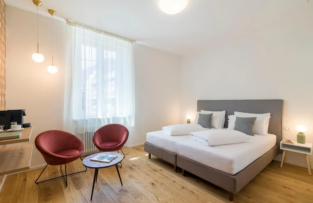 Electric Rooms & Suites-1